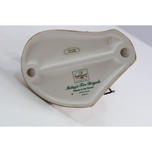 Mickeys Fire Brigade Fireman to the Rescue Mickey Mouse Vintage 88018 - Picture 5 of 6